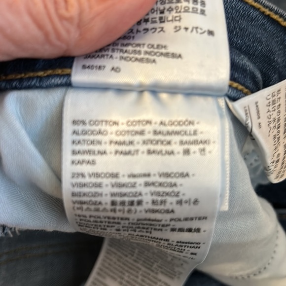 Levi Women’s Classic Bootcut Jeans - Picture 4 of 6